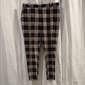 SHEIN Women's Stretchy Plaid Leggings w/pockets - Black and Tan